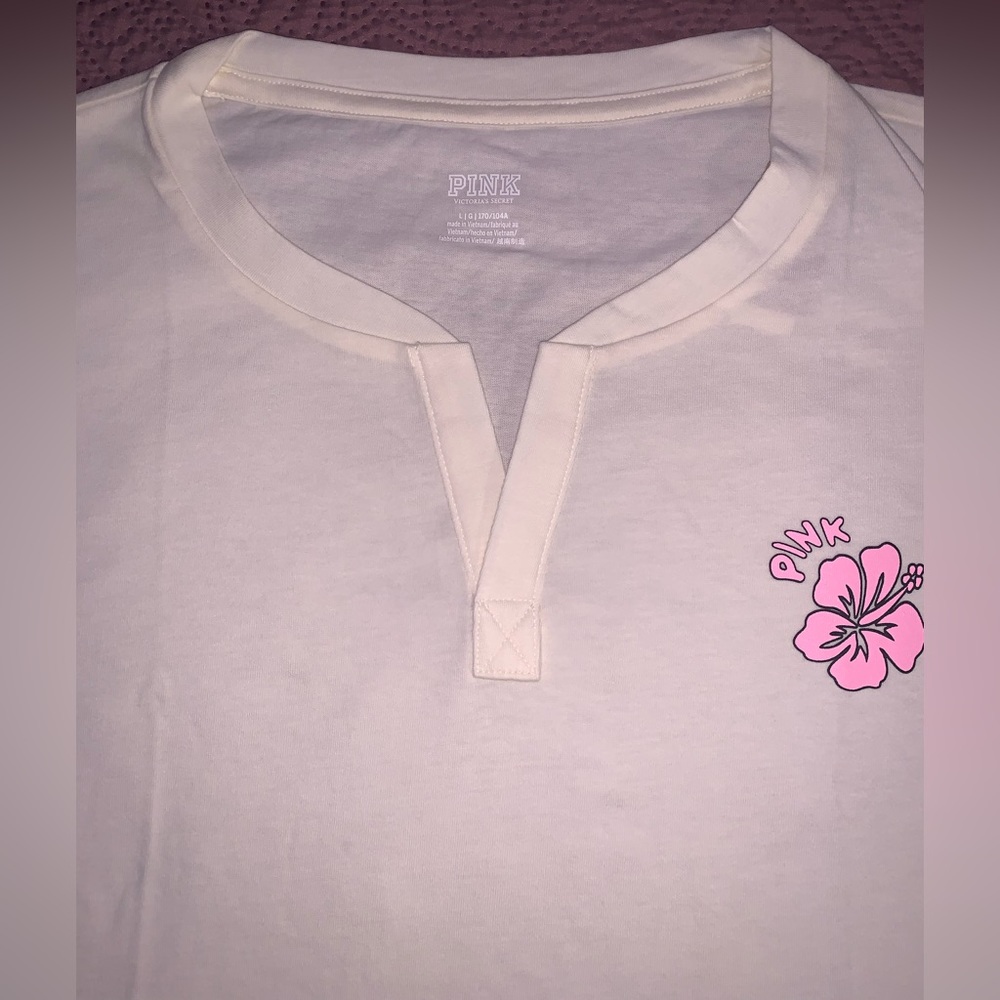 Victoria’s Secret Pink SET 5” Creamer Everyday Fleece Shorts & Henley Floral Tee - Picture 9 of 14